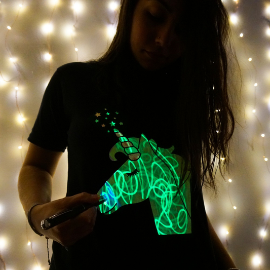 Illuminated Apparel - Kids Interactive Glow T-Shirt - Unicorn: 7-8 Yrs