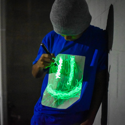 Illuminated Apparel - Kids Interactive Glow T-shirt - Blue/Green: 9-11 Years