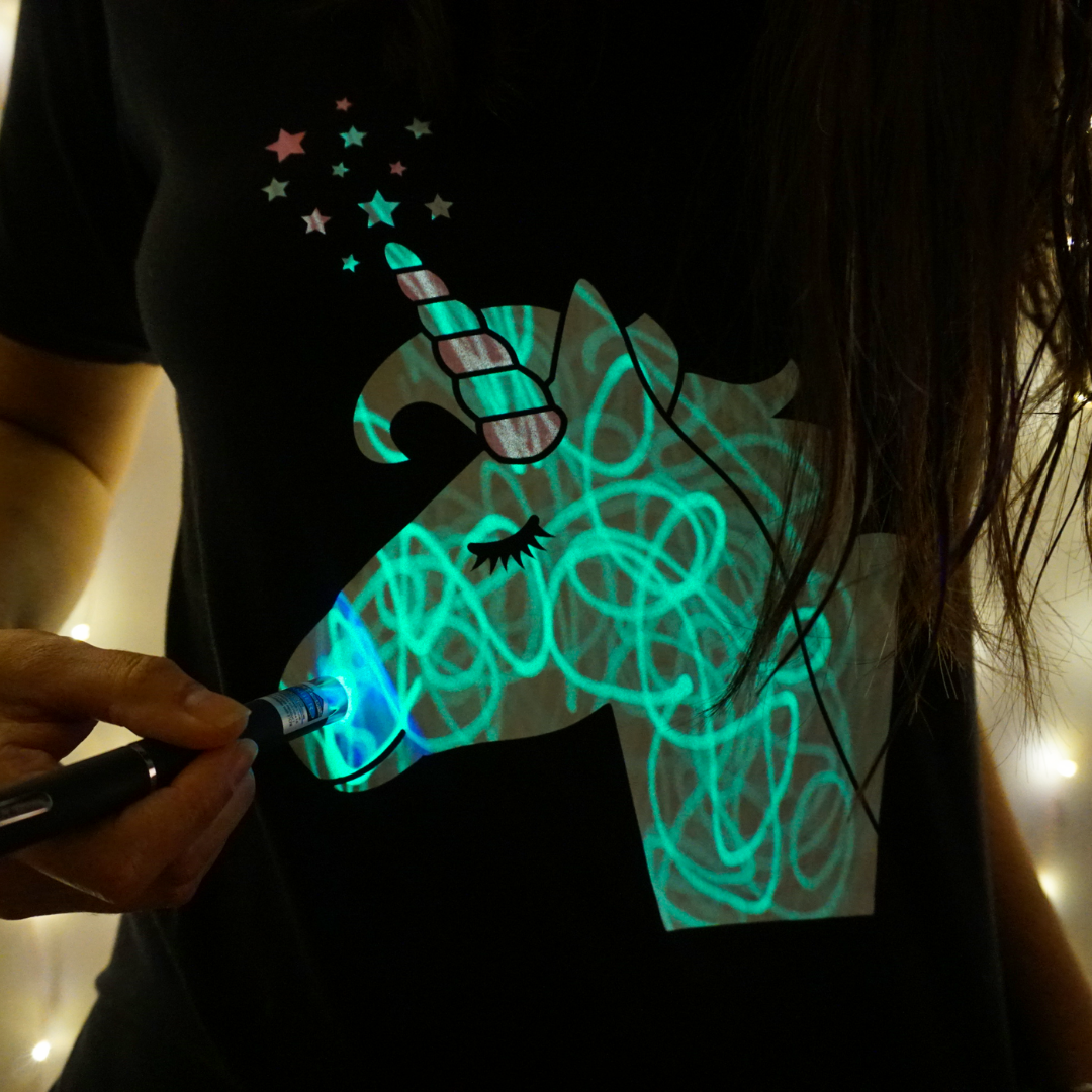 Illuminated Apparel - Kids Interactive Glow T-Shirt - Unicorn: 7-8 Yrs