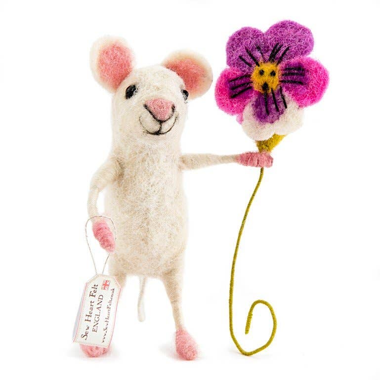 Sew Heart Felt - Mouse Holding Pansy